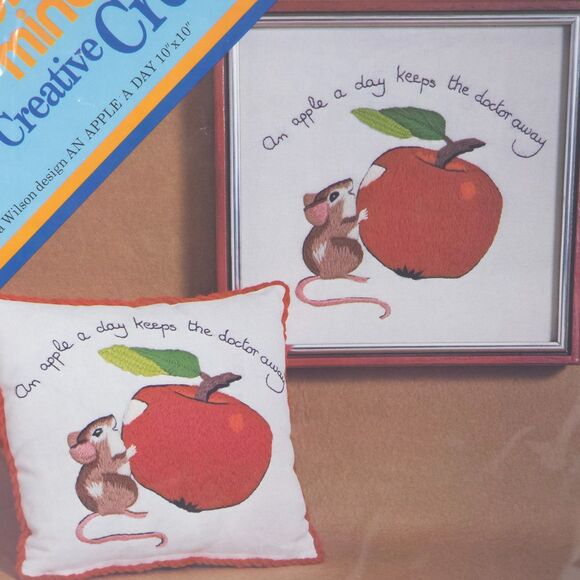 1974 Erica Wilson Crewel Pillow Kit Columbia Minerva Mouse Apple‎ 7437 Complete - Picture 2 of 5